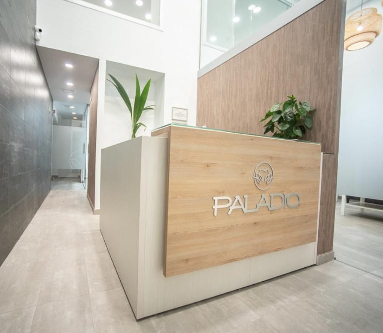 Paladio, es una clínica dental que se conjuga la mejor tecnología, insuperable servicio y un equipo de dentistas que abarcan todas las especialidades odontológicas.